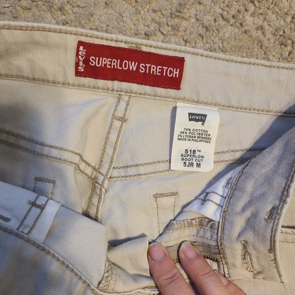 Levis - Picture 2 of 3